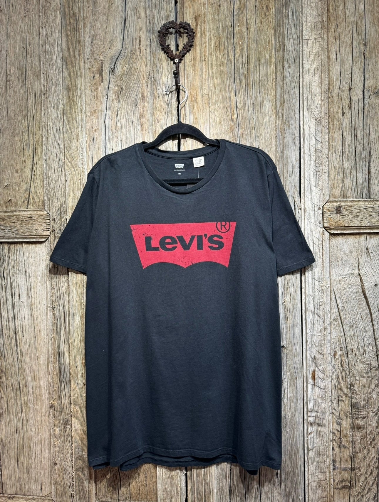 Black Levi’s Logo Tee