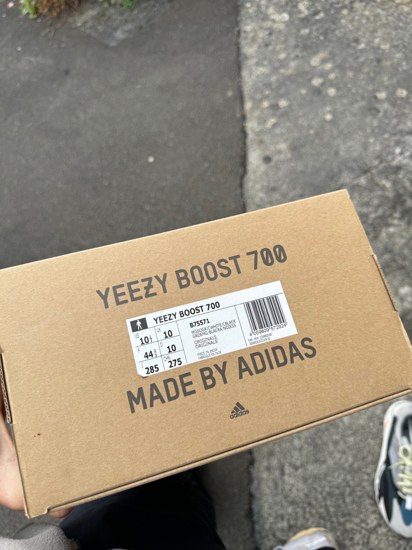 Yeezy 700 Waverunner